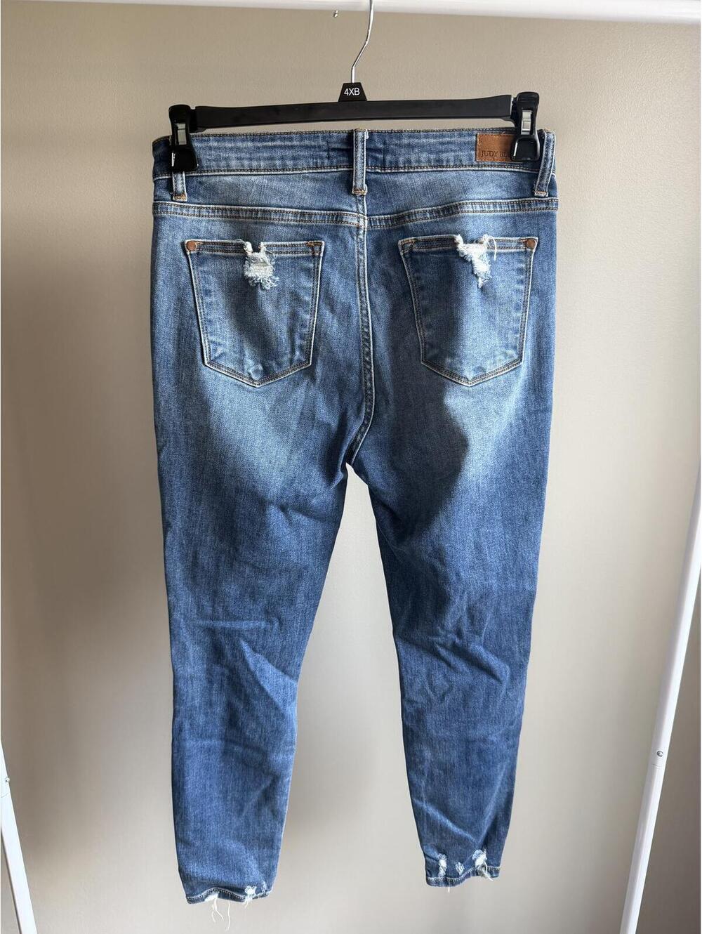 Judy Blue skinny fit distressed jeans - Picture 3 of 9